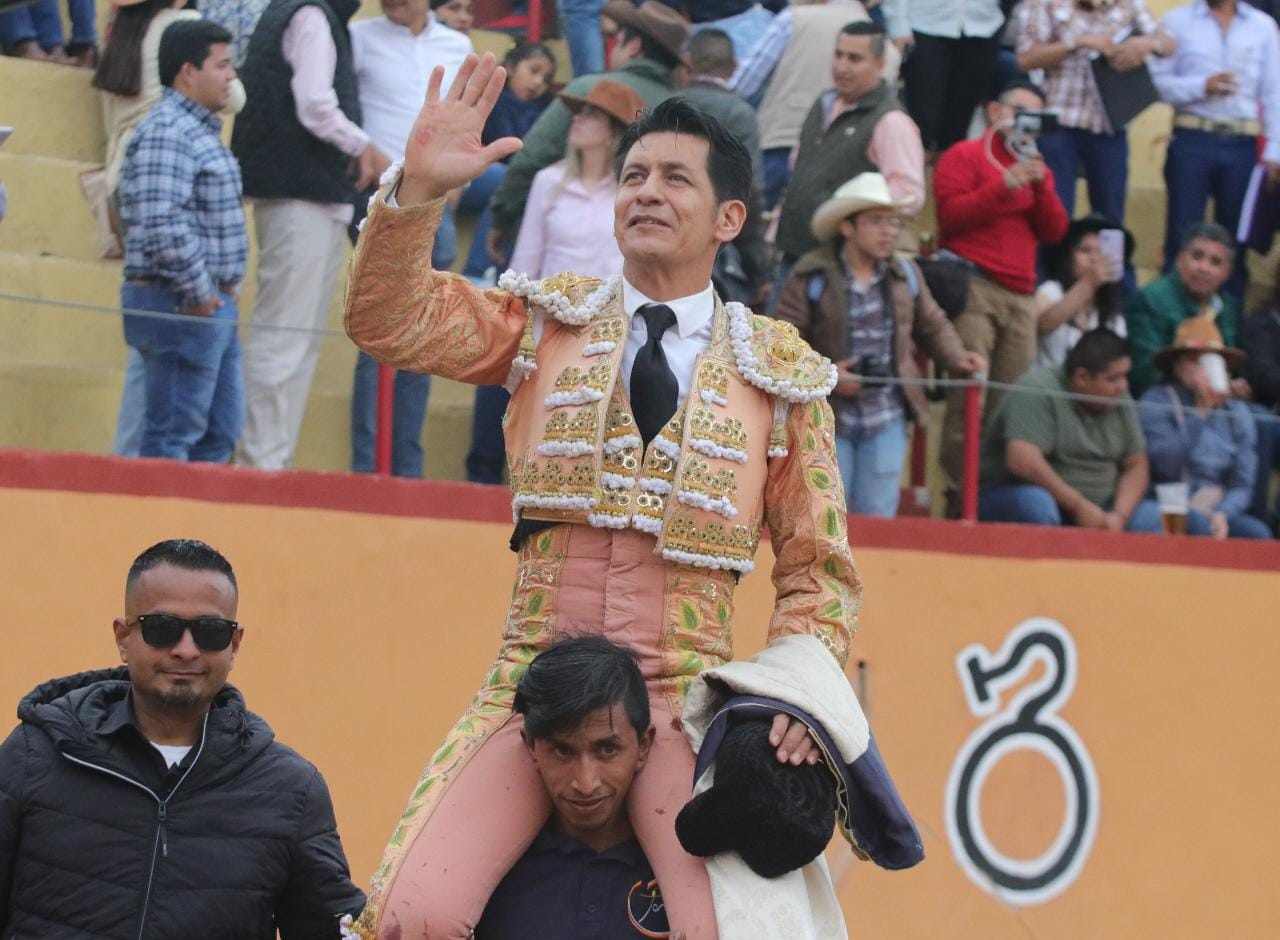 Tres orejas para El Zapata en Atltzayanca