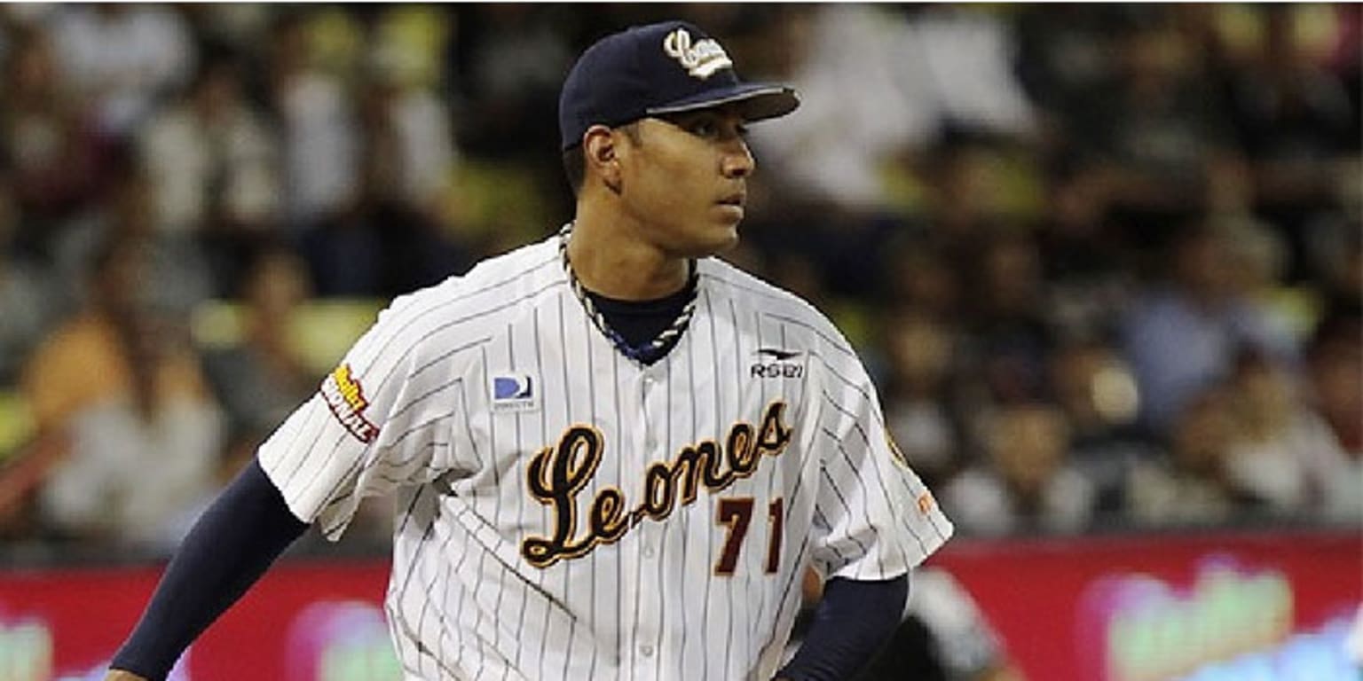 El relevista Alfred Gutiérrez y el aporreador Nellie Rodríguez