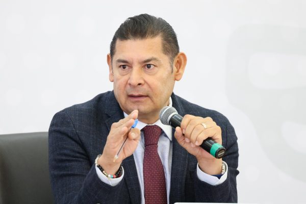 En Puebla se respeta la ley, estacionamientos de estadios seguirán sin cobros, reitera el gobernador