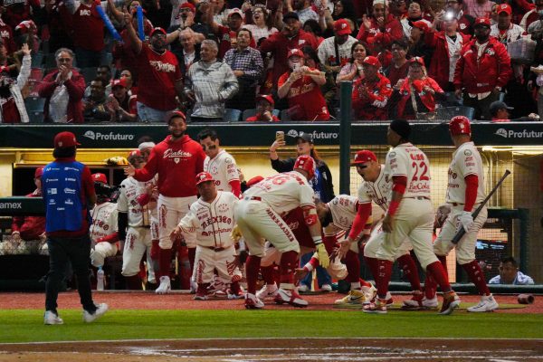 Ataques tempraneros dan el primer triunfo a Diablos en la Serie del Centenario