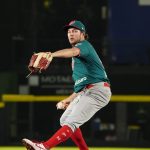 Trevor Bauer brinda un recital sobre la lomita del Hnos. Serdán y mantiene con vida a los Diablos
