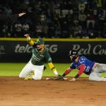 Un yerro defensivo y un mal corrido de bases en pleno ataque en la novena entrada, cuestan el juego a Pericos