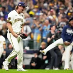 En un final dramático, Cerveceros gana 3-2 a Rays y toma ventaja 
